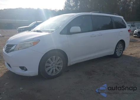 2012 Toyota Sienna Xle 7 Passenger z USA, uszkodzony, nr VIN 5TDDK3DC2CS043340